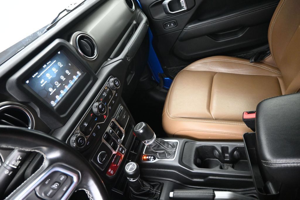 Used 2021 Jeep Gladiator Rubicon w/ Safety Group AWD/4WD image 18