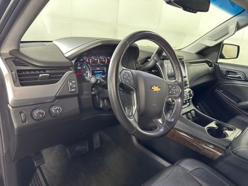 Used 2018 Chevrolet Suburban LT image 13