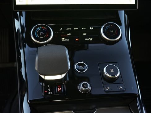 Used 2023 Land Rover Range Rover Sport SE image 19