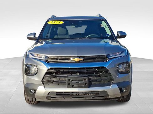 Used 2023 Chevrolet TrailBlazer LT image 2