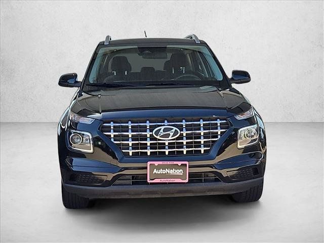 Used 2023 Hyundai Venue SEL FWD image 2
