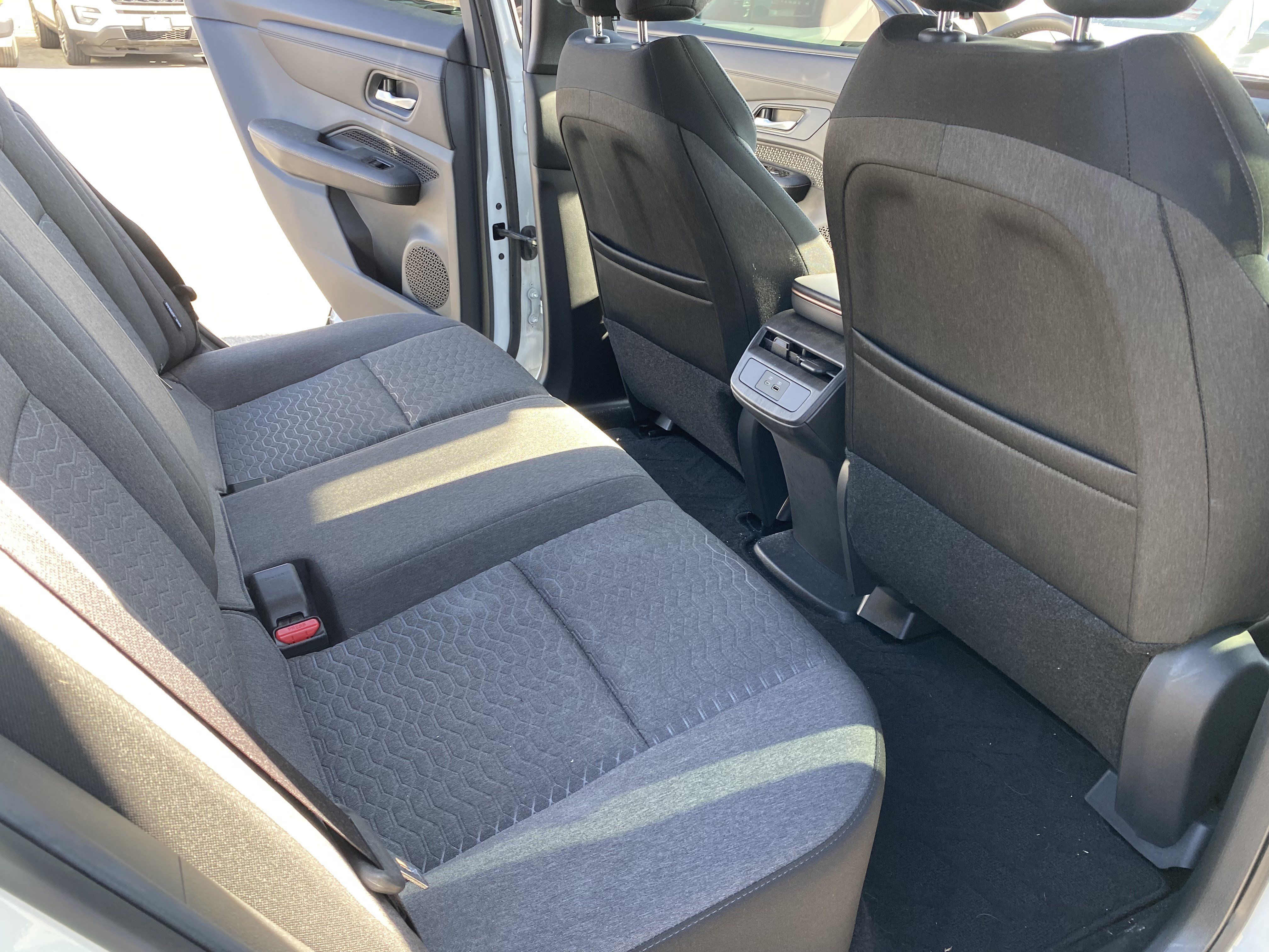 Used 2023 Nissan Ariya FWD image 19