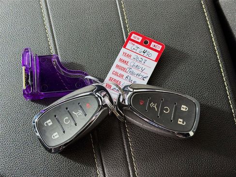 Used 2023 Chevrolet Traverse LT w/ Rear Camera Mirror Package image 33