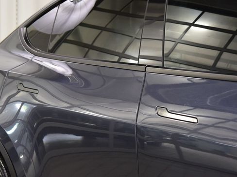Used 2022 Tesla Model Y Performance AWD/4WD image 17