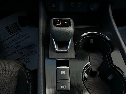 Used 2025 Nissan Rogue SV image 24