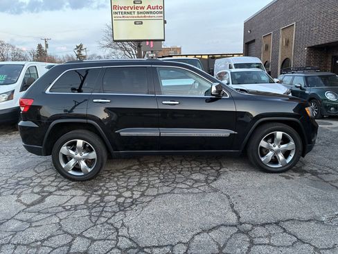 Used 2013 Jeep Grand Cherokee Overland image 3