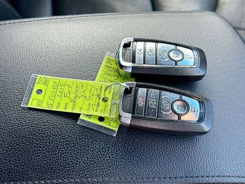 Certified 2018 Ford Explorer XLT w/ Equipment Group 202A image 37