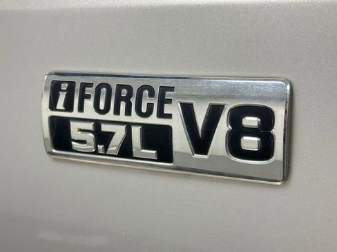 Used 2017 Toyota Tundra SR5 w/ SR5 Upgrade Package image 24