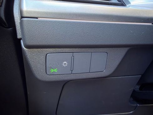 Used 2024 Audi Q4 e-tron Premium image 25