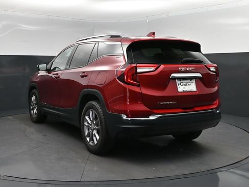 Used 2024 GMC Terrain SLT w/ Tech Package FWD image 5