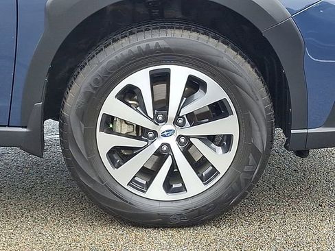 Used 2024 Subaru Outback Premium AWD/4WD image 8