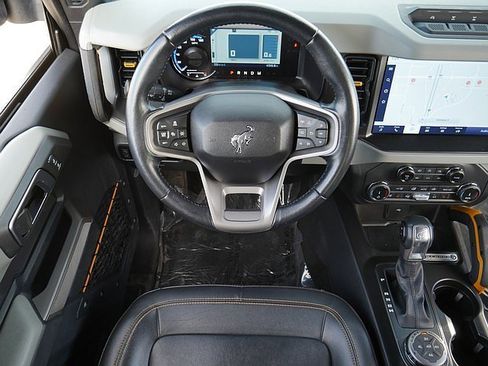 Used 2022 Ford Bronco Badlands image 15