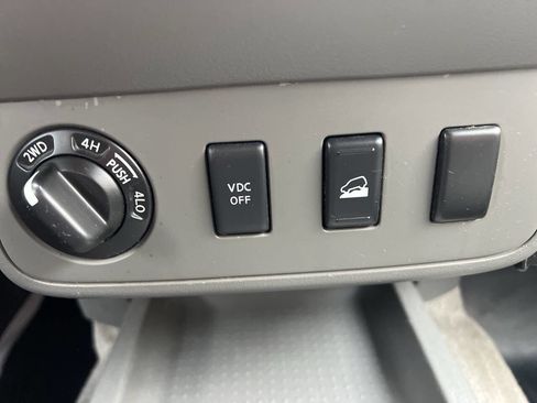 Used 2010 Nissan Frontier SE image 20