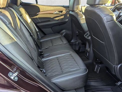 Used 2021 Buick Envision Avenir w/ Technology Package II image 20