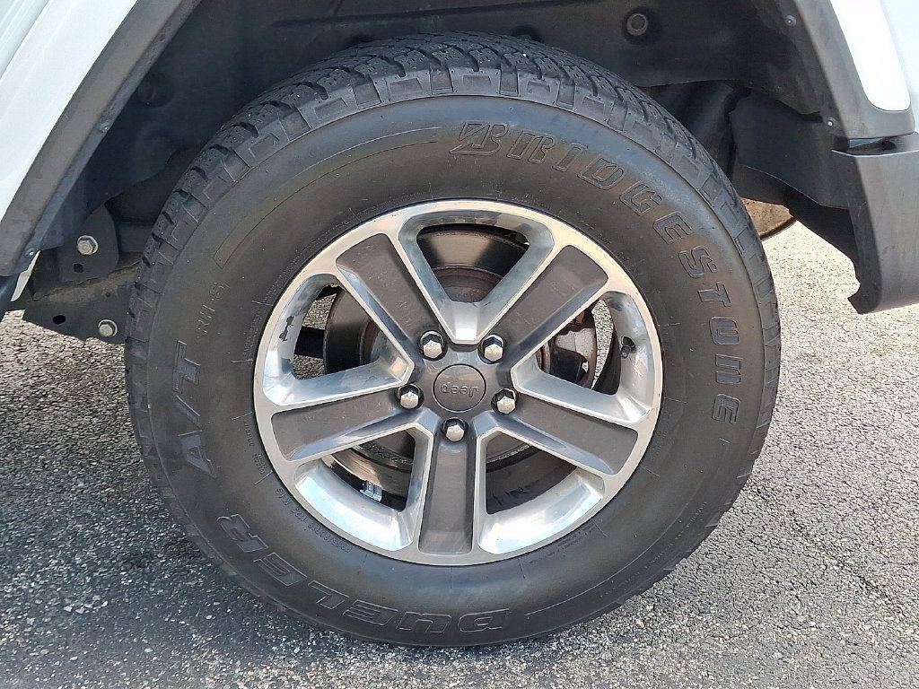 Used 2020 Jeep Wrangler Unlimited Sahara AWD/4WD image 11