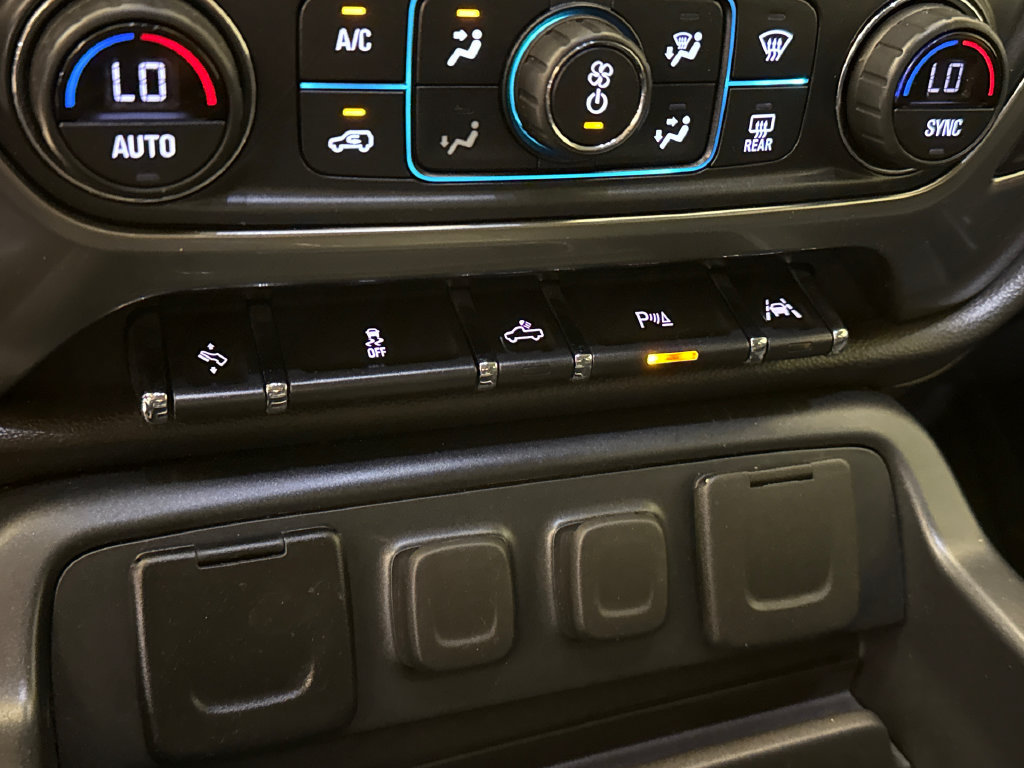 Used 2018 Chevrolet Silverado 1500 LTZ w/ Texas Edition AWD/4WD image 27