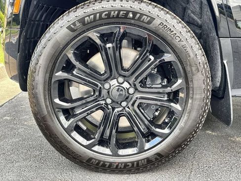 Used 2026 Land Rover Defender 110 OCTA AWD/4WD image 10
