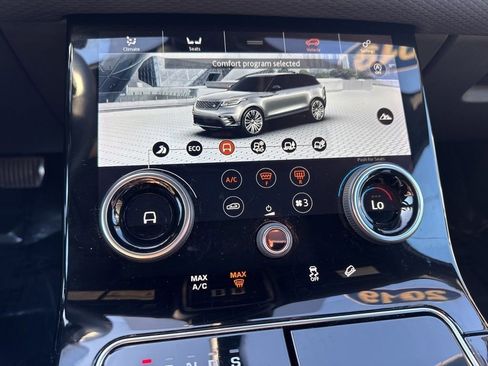Used 2019 Land Rover Range Rover Velar R-Dynamic SE image 25