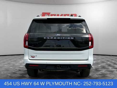 Used 2025 Ford Expedition Active AWD/4WD image 4