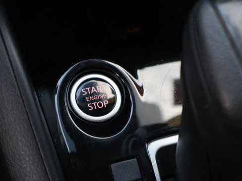 Certified 2022 Nissan Versa SV w/ Electronics Package image 21