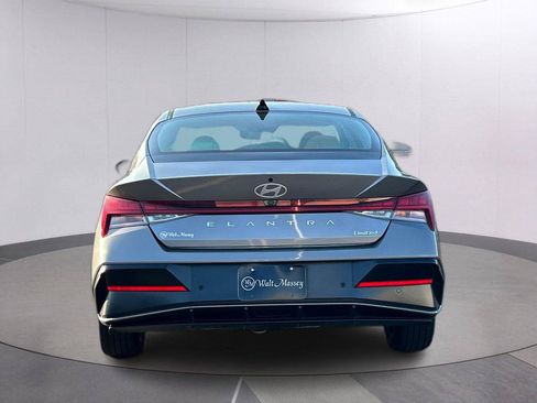 Used 2024 Hyundai Elantra Limited FWD image 4