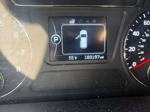 Used 2016 Kia Sorento FWD image 2