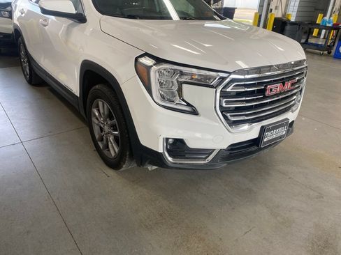 Used 2024 GMC Terrain SLT AWD/4WD image 1