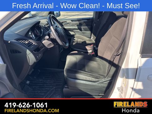 Used 2017 Dodge Grand Caravan SE image 16