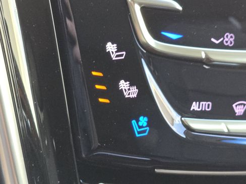 Used 2020 Cadillac Escalade ESV Luxury image 25