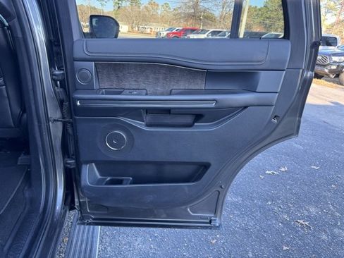 Used 2019 Ford Expedition Limited image 12