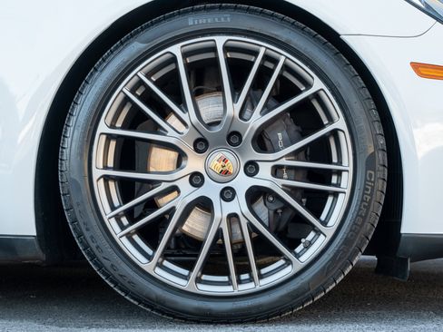 Certified 2023 Porsche Panamera 4 Platinum Edition image 15