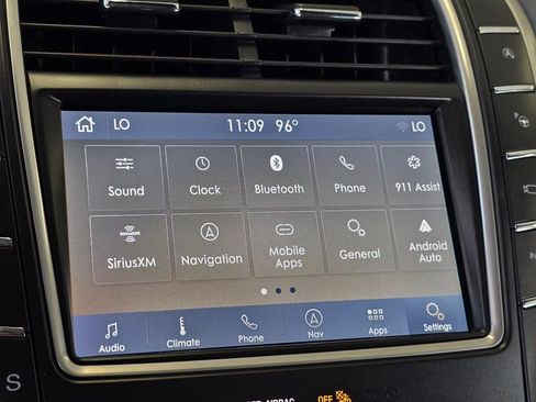 Used 2020 Lincoln Nautilus Reserve AWD/4WD image 27