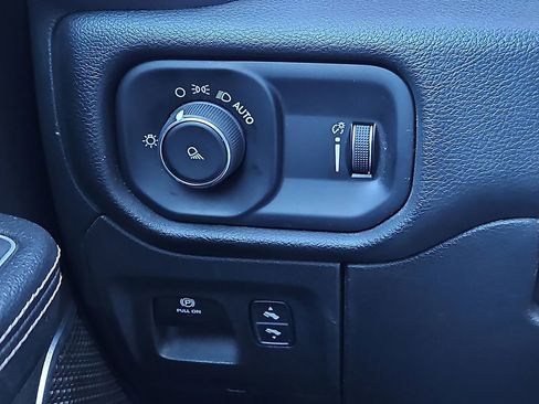 Used 2023 RAM 1500 Laramie image 25