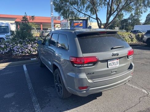 Used 2021 Jeep Grand Cherokee Laredo X image 30