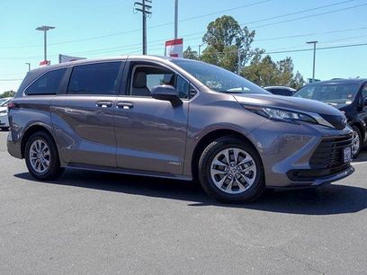 Certified 2021 Toyota Sienna LE