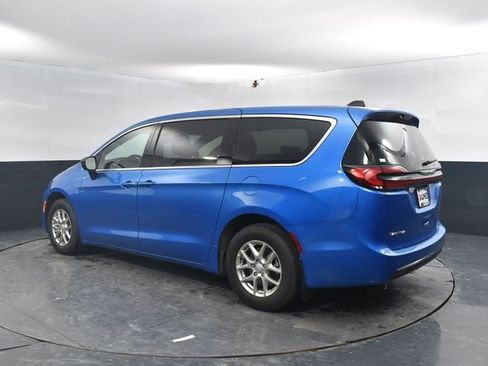 New 2026 Chrysler Pacifica Select image 7