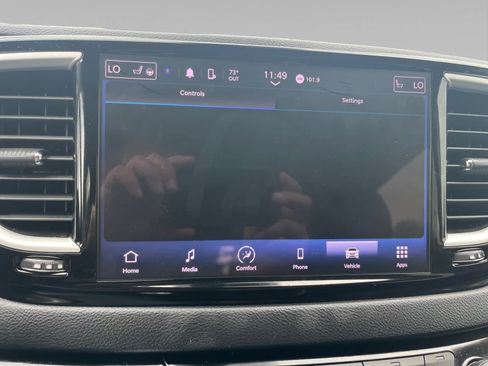 Used 2023 Chrysler Pacifica Touring-L FWD image 14