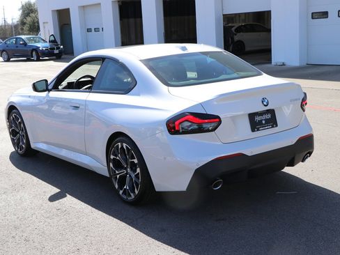 Certified 2025 BMW 230i Coupe w/ Convenience Package image 13