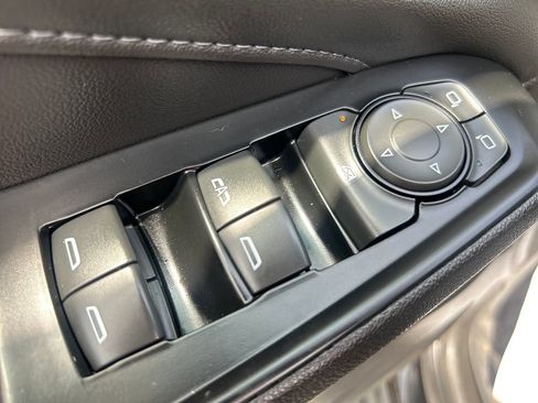 Used 2024 Chevrolet Traverse LT FWD image 19