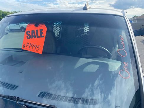 Used 2020 Chevrolet Express 2500 w/ Driver Convenience Package RWD image 4
