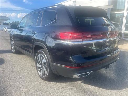 Used 2024 Volkswagen Atlas SE AWD/4WD image 7