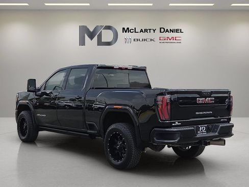 Used 2025 GMC Sierra 2500 AT4 w/ AT4 Premium Plus Package AWD/4WD image 13