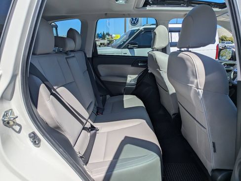 Used 2018 Subaru Forester 2.5i Limited AWD/4WD image 34