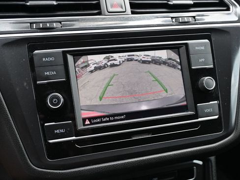 Used 2021 Volkswagen Tiguan S FWD image 11