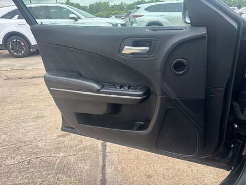 Used 2022 Dodge Charger SXT RWD image 18