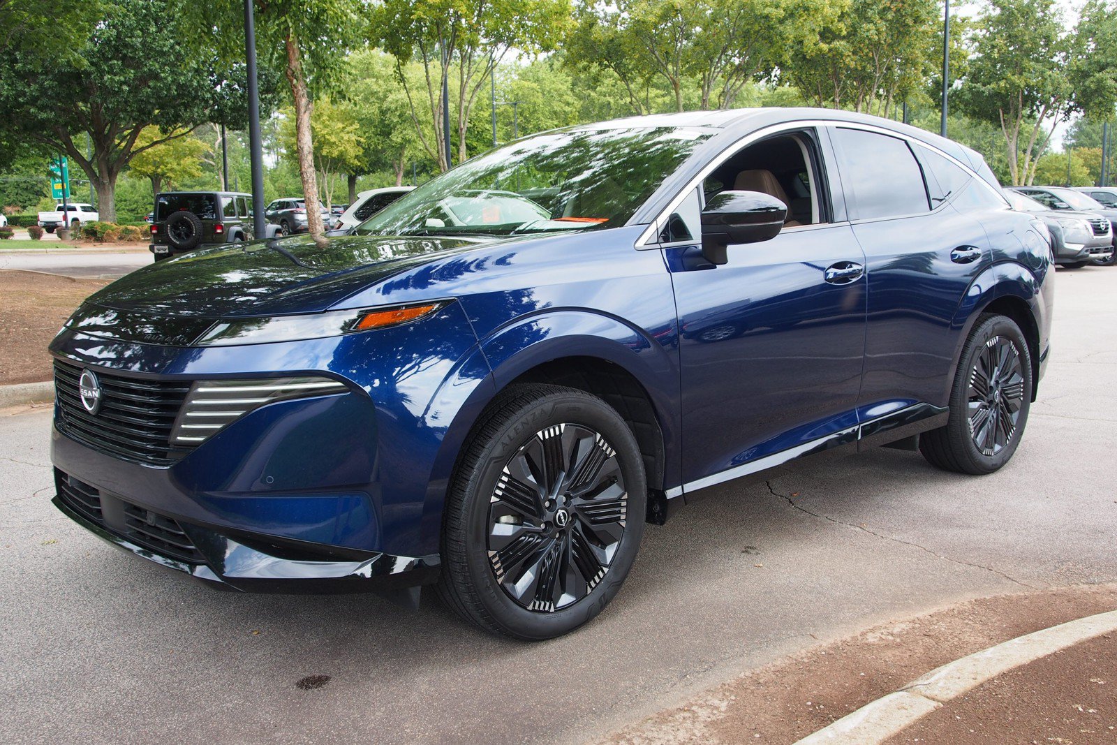 Used 2025 Nissan Murano Platinum w/ Cargo Package AWD/4WD image 3