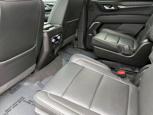 Used 2021 GMC Yukon Denali w/ LPO, Illumination Package image 9