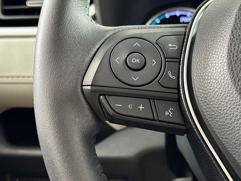 Used 2021 Toyota RAV4 XLE Premium AWD/4WD image 29
