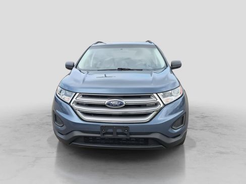 Used 2018 Ford Edge SE FWD image 3