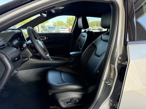 New 2026 Jeep Compass Limited image 14